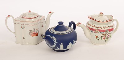 Lot 298 - A Wedgwood blue Jasperware teapot, a Newhall...