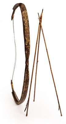 Lot 343 - An Indian archers' bow koman, 74cm long and...