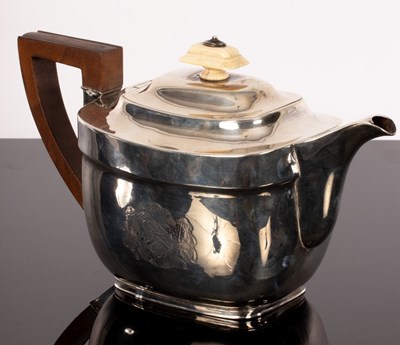 Lot 365 - A George III silver teapot, John Emes, of...