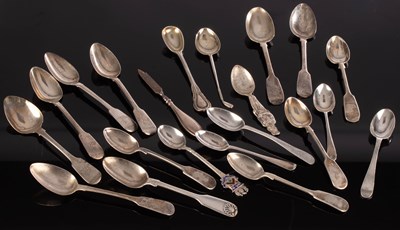 Lot 11 - Five silver fiddle pattern teaspoons, Dublin...