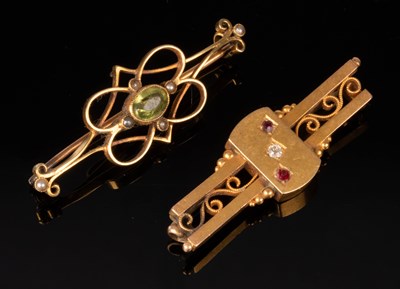 Lot 114 - An Edwardian 15ct gold bar brooch, the central...