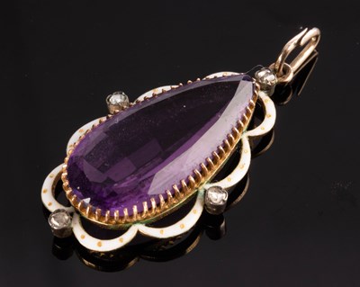 Lot 155 - An Edwardian amethyst, diamond and white...