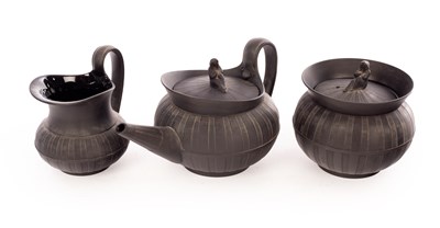 Lot 272 - A Wedgwood black basalt teapot with ribbed...