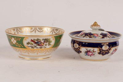 Lot 324 - A Chamberlains Worcester slop bowl, 16cm...