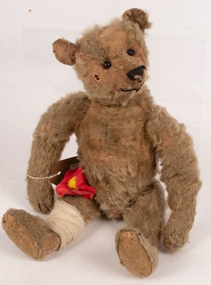 Lot 478 - A teddy bear, circa 1920s, 33cm high