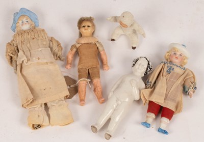 Lot 493 - Five small French dolls, various