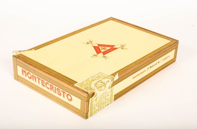 Lot 605 - A sealed, boxed set of twenty-five Montecristo...