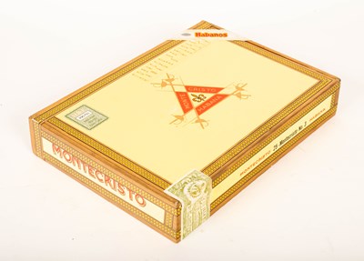 Lot 613 - A sealed, boxed set of twenty-five Montecristo...