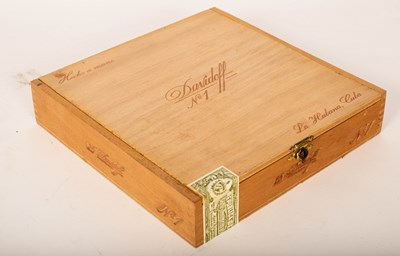 Lot 636 - A sealed, boxed set of twenty-five Davidoff No....