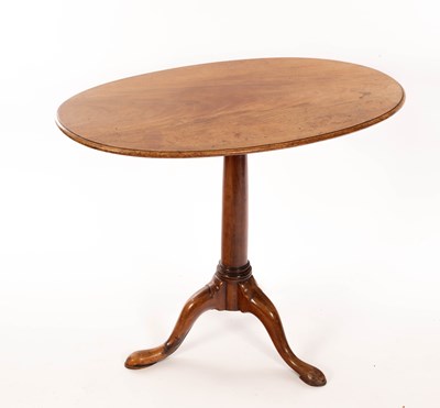 Lot 844 - An early 19th Century mahogany oval table on a...