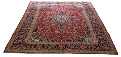 Lot 992 - A Central Persian Kashan carpet, 320cm x 206cm