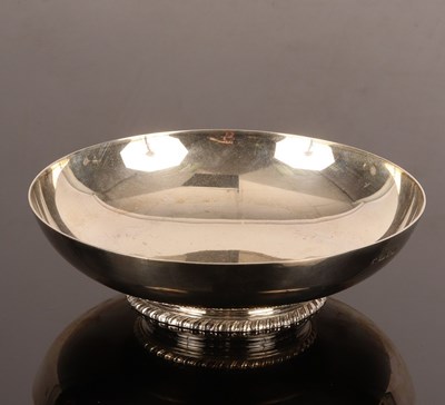 Lot 2 - A circular silver bowl, Page, Keen & Page,...