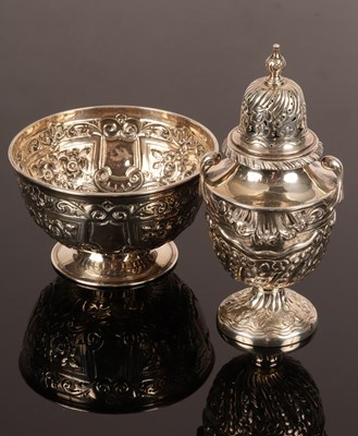 Lot 7 - An Edwardian silver bowl, GW, Sheffield 1902,...