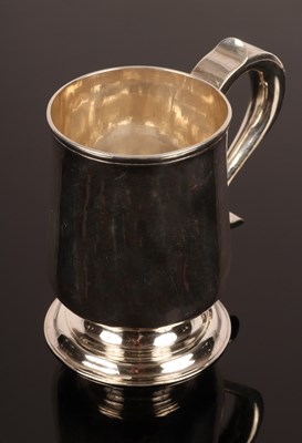 Lot 103 - A George III silver baluster mug, John...