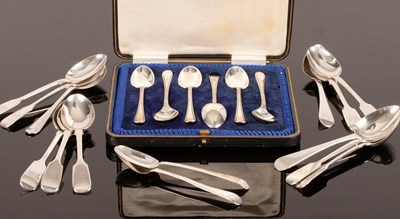 Lot 115 - A pair of George III silver teaspoons, Hester...