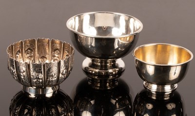 Lot 132 - A Victorian silver sugar bowl, Richard Sibley...