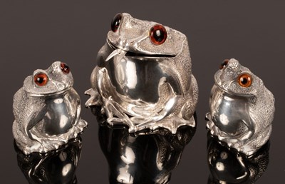 Lot 136 - A novelty three-piece silver cruet of toad...