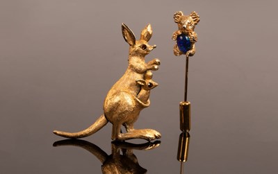 Lot 338 - An Australian yellow metal brooch in the form...