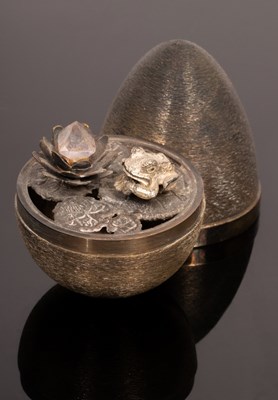 Lot 358 - Stuart Devlin (1931-2018), a silver and silver...