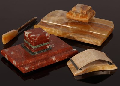 Lot 415 - An Art Deco style onyx inkstand, 25cm wide,...