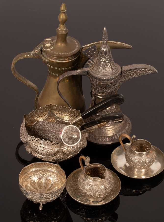 Lot 91 - Sundry Eastern white metal