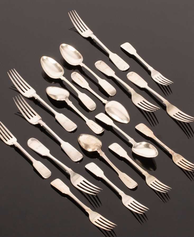 Lot 104 - A Victorian composite fiddle pattern silver...