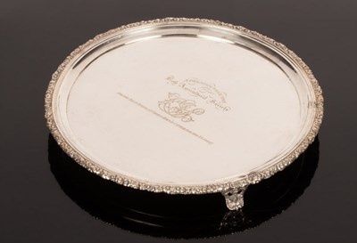 Lot 115 - A George IV circular silver tray, William...