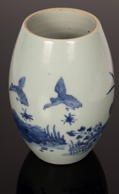 Lot 281 - A Chinese blue and white porcelain vase, 20th...