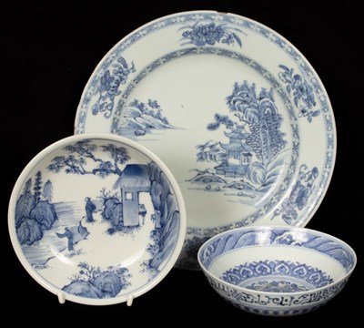 Lot 307 - A Chinese blue and white porcelain plate, 18th...