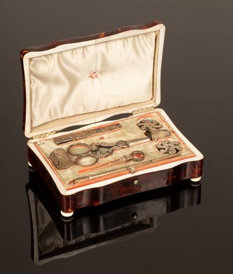 Lot 359 - An early 19th Century tortoiseshell etui on...