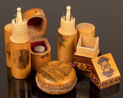 Lot 401 - A Mauchline Ware thimble box 'Oldest House in...