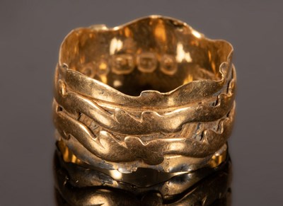 Lot 12 - A William IV 18ct yellow gold ring, maker...