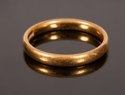 Lot 12 - A William IV 18ct yellow gold ring, maker...