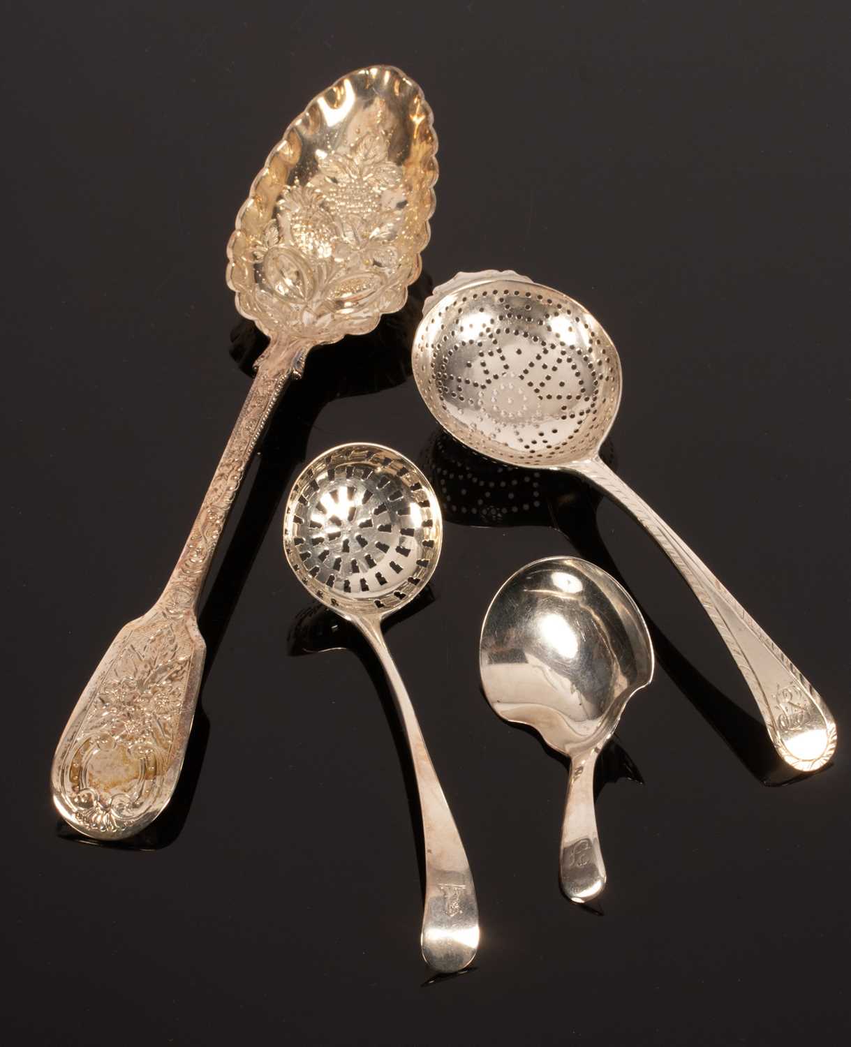 Lot 107 - A silver caddy spoon, 1811, initialled F, a