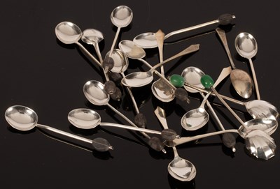 Lot 117 - Twelve silver coffee spoons, circa 1930, bean...