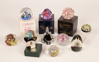 Lot 170 - A quantity of Caithness and Langham paperweights