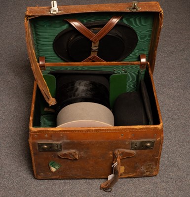 Lot 358 - A late 19th/early 20th Century leather hat box,...