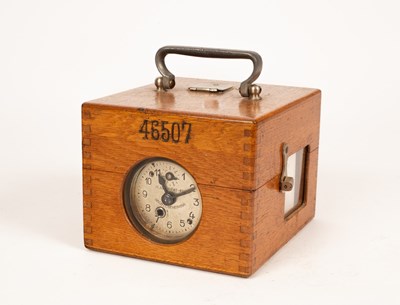 Lot 430 - A pigeon racing clock no. 46507, 18.5cm x 16cm