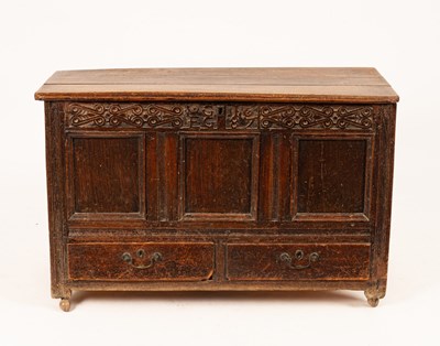 Lot 689 - An oak mule chest, 128cm wide