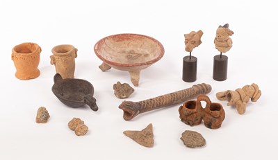 Lot 17 - Various Pre-Columbian pottery items,...