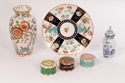 Lot 196 - A selection of hand-painted Worcester...