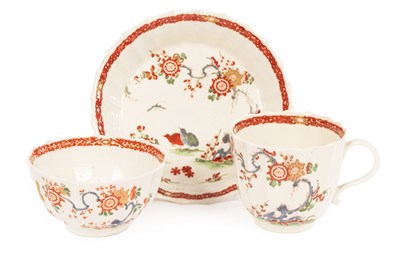 Lot 429 - A Worcester porcelain fluted Kakiemon trio,...