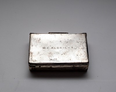 Lot 9 - An Edwardian silver sandwich tin, Edward J...