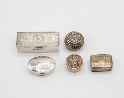 Lot 92 - A late Victorian silver trinket box, M...