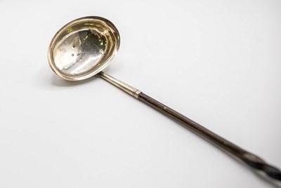 Lot 106 - A George III silver toddy ladle, Josiah Snatt,...