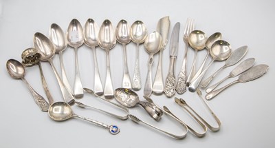 Lot 114 - Assorted silver flatware to include a set of...