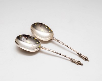 Lot 131 - A pair of silver apostle spoons, William...