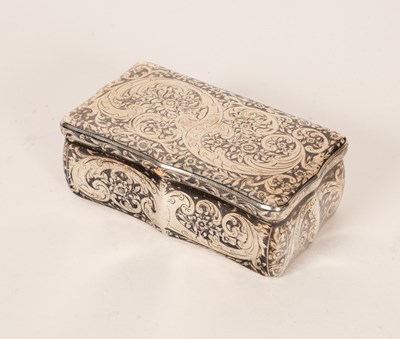 Lot 180 - A Russian silver and niello snuff box the...