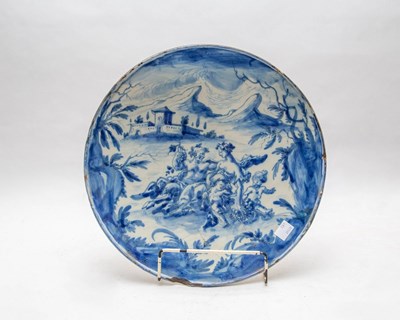 Lot 305 - A Savona maiolica circular tazza painted with...