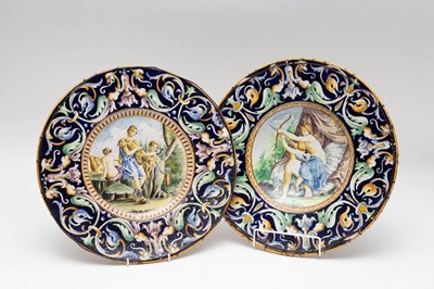 Lot 335 - A pair of Italian majolica chargers, 17th...